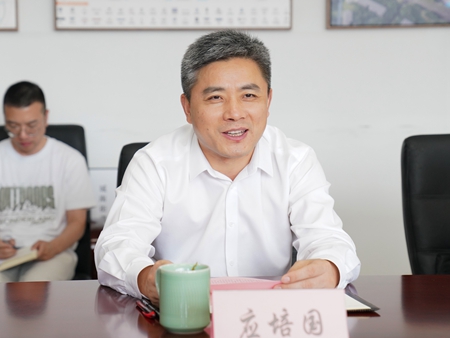 【20240929】嘉通集團(tuán)與城南街道簽約地塊合作開(kāi)發(fā)項(xiàng)目，經(jīng)開(kāi)區(qū)黨工委副書(shū)記、政法委書(shū)記應(yīng)培國(guó)（李阿梅攝）.jpg